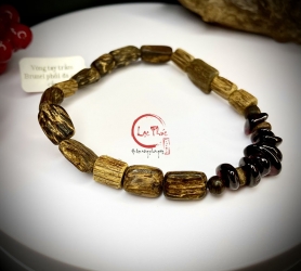 Vòng tay trầm hương thiên nhiên cao cấp mix đá Ngọc Hồng Lựu CD2-D1