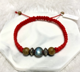 Vòng tay trầm hương chỉ đỏ phối đá tự nhiên 04 CMD2