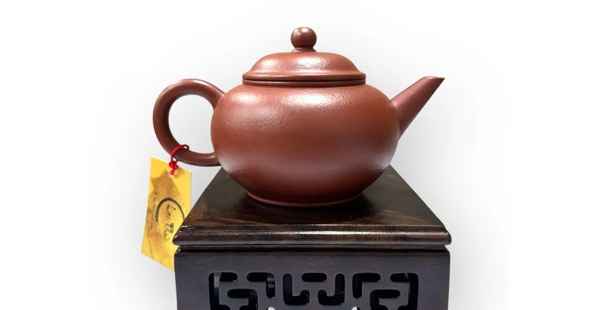 Ấm Tử Sa Thủy Bình - Biểu Tượng Của Sự Cân Bằng Và Tinh Tế Trong Nghệ Thuật Trà Đạo