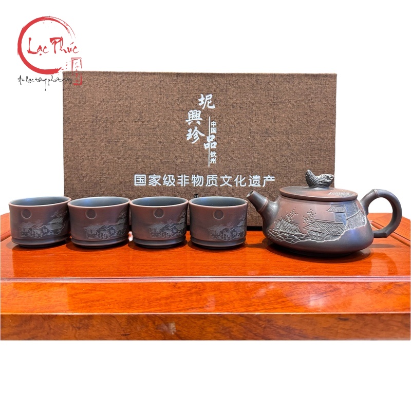 Bộ ấm trà tử sa nê hưng khắc phố cổ đẹp kèm hộp quà BAT12-1