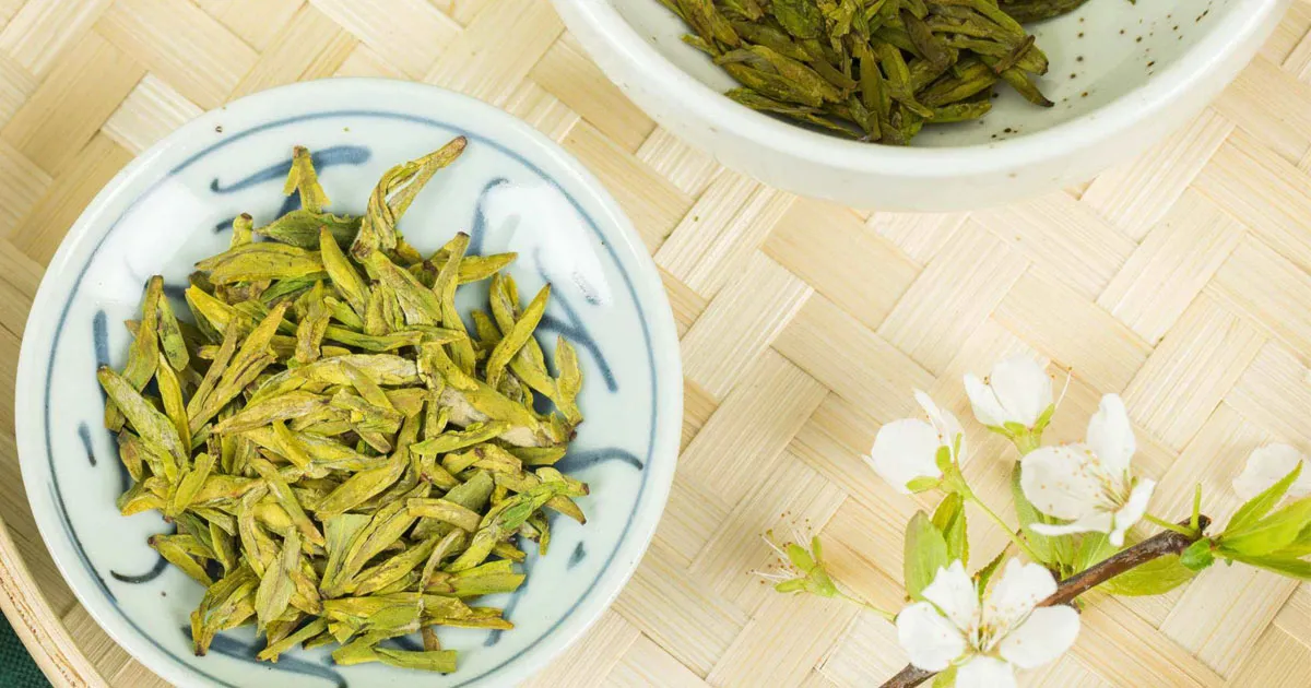 Cách Pha Trà Long Tỉnh Tây Hồ Để Giữ Trọn Hương Thơm Và Vị Thanh