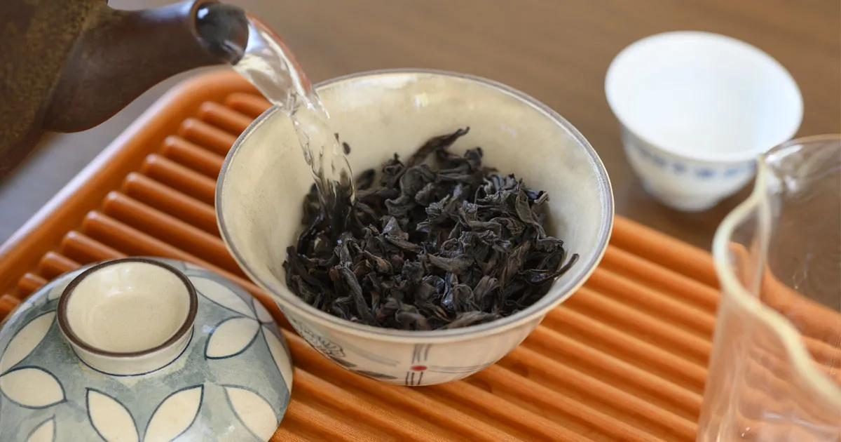 Nham Trà Nhục Quế Có Gây Nóng Không? Ai Nên Và Không Nên Uống?