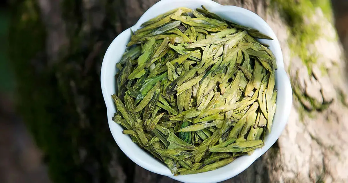 Trà Long Tỉnh Tây Hồ Là Gì? Nguồn Gốc Và Giá Trị Của Hai Dòng Trà Nổi Tiếng