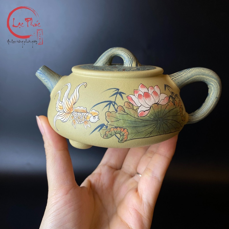 Ấm tử sa thạch biều đoàn nê vẽ Sen Cá đẹp 270ml ATS298