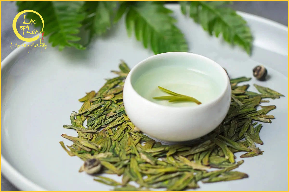 Cách cảm nhận hương vị Trà Long Tỉnh Tây Hồ sau khi pha