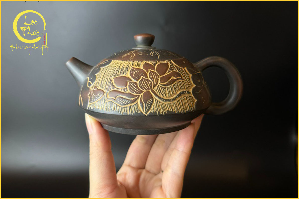 Nghệ thuật chế tác ấm Bán Nguyệt - Tinh hoa của đất tử sa Nghi Hưng